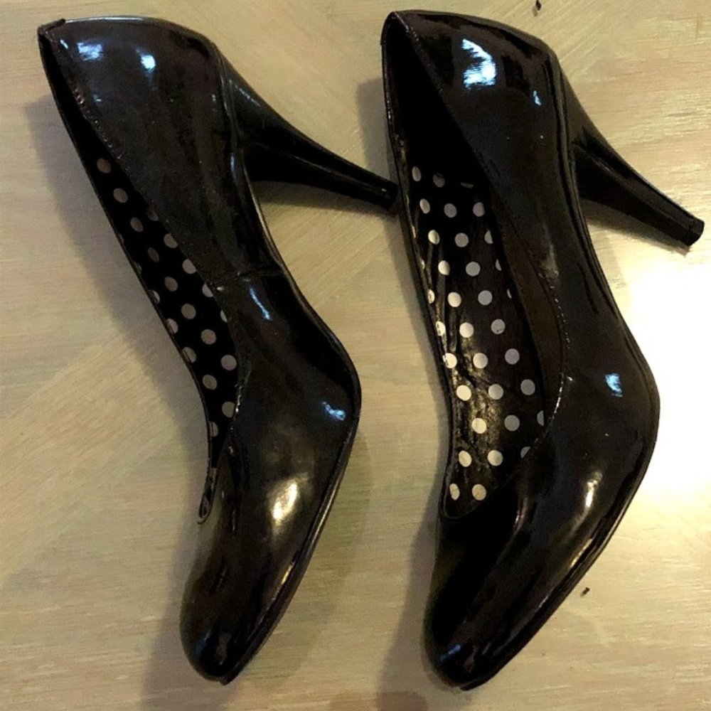 High Heels - Picture 7 of 9